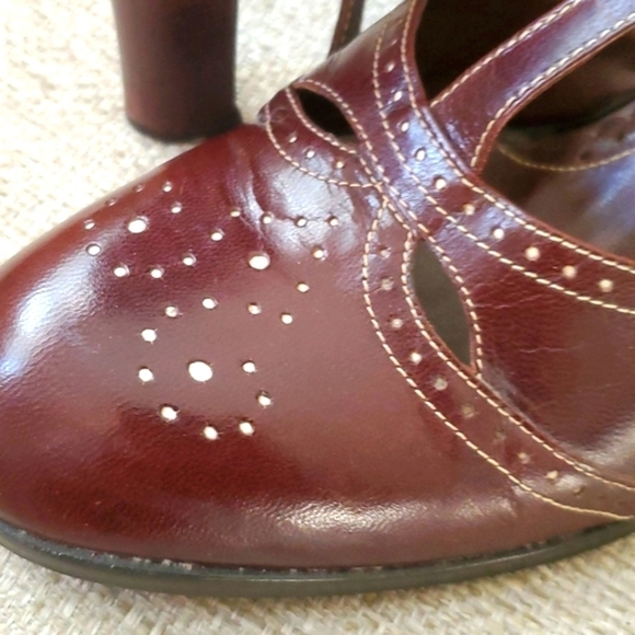Franco Sarto Burgundy Heels - Picture 4 of 9